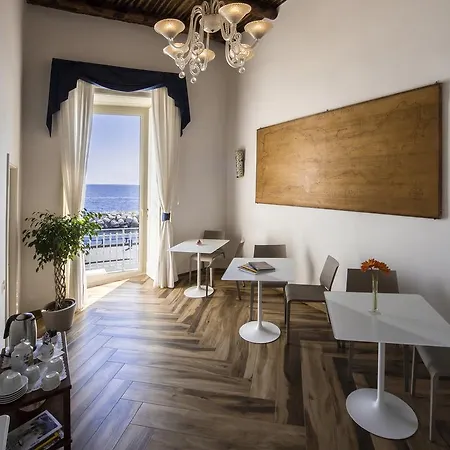 Alojamento de Acomodação e Pequeno-almoço Mareluna De Charme 4*