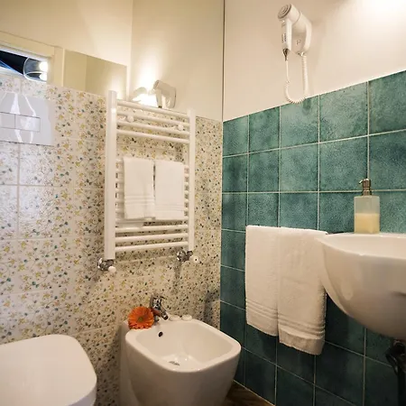 Alojamento de Acomodação e Pequeno-almoço Mareluna De Charme 4*